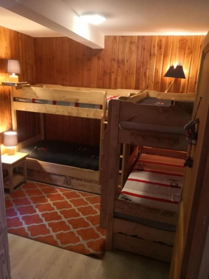 Le Chalet Pointu De Capucine 圣莫里斯堡 外观 照片