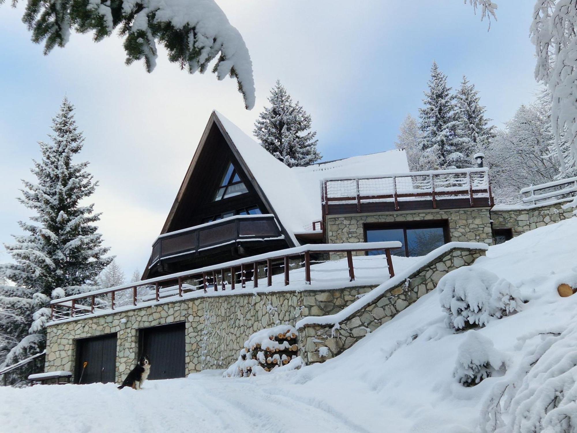 Le Chalet Pointu De Capucine 圣莫里斯堡 外观 照片